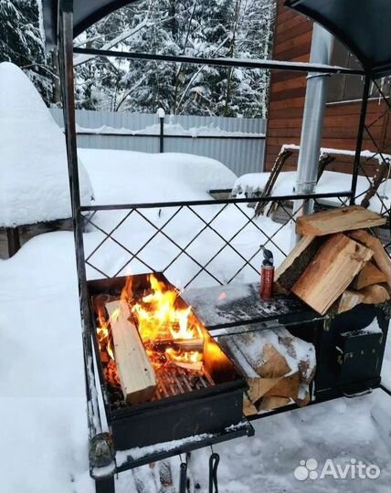 Кованый мангал с крышей