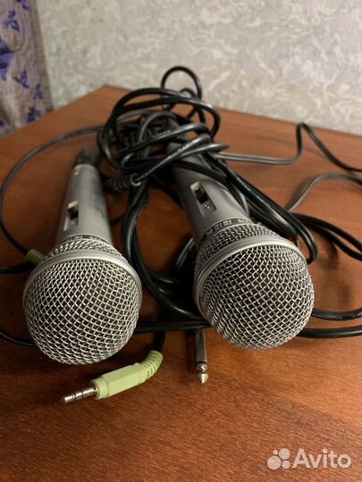 Микрофон для караоке проводной