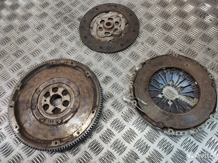 Маховик (демпфер сцепления) для Volkswagen Golf 5