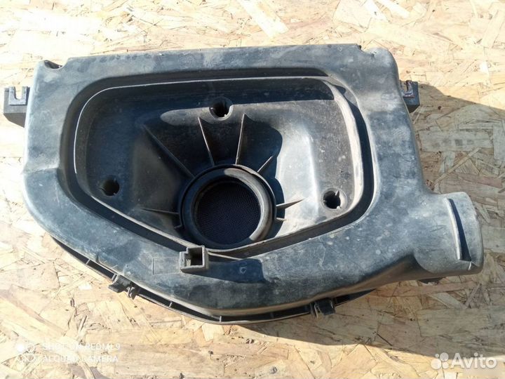 Корпус воздушного фильтра Mercedes Benz w140