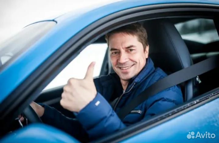 Водитель с личным легковым автомобилем