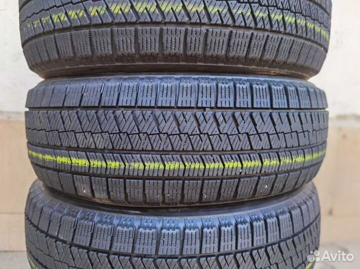 Bridgestone Blizzak VRX2 185/60 R15 98Q