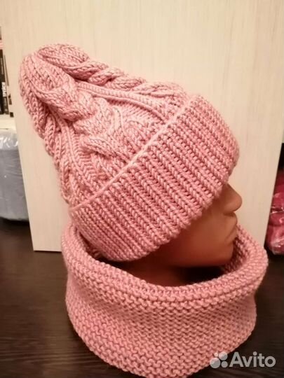 Женская шапка со снудом