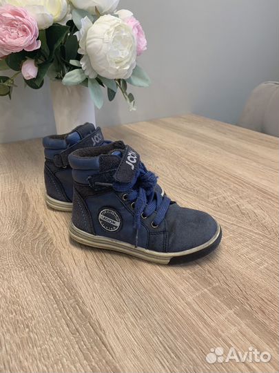 Ботинки для мальчика 24