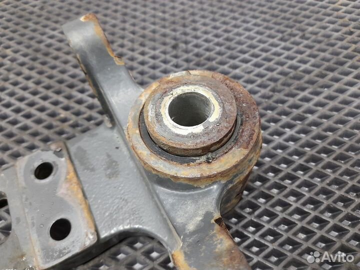 Кронштейн передней рессоры задний правый