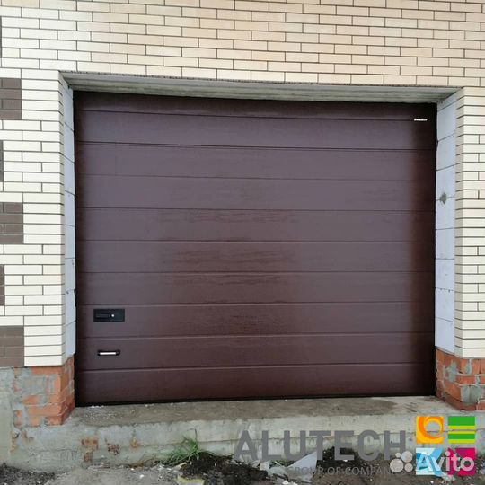 Секционные ворота alutech