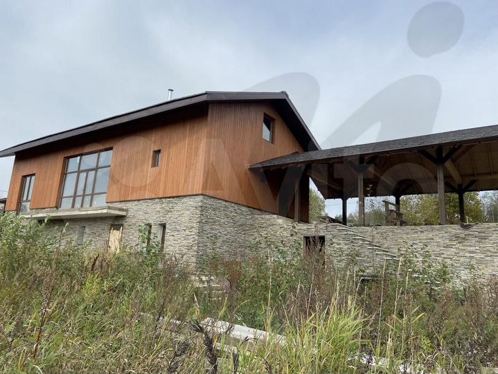 Дом 500 м² на участке 12 сот.