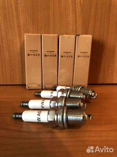 Свеча зажигания VAG 06H905601A