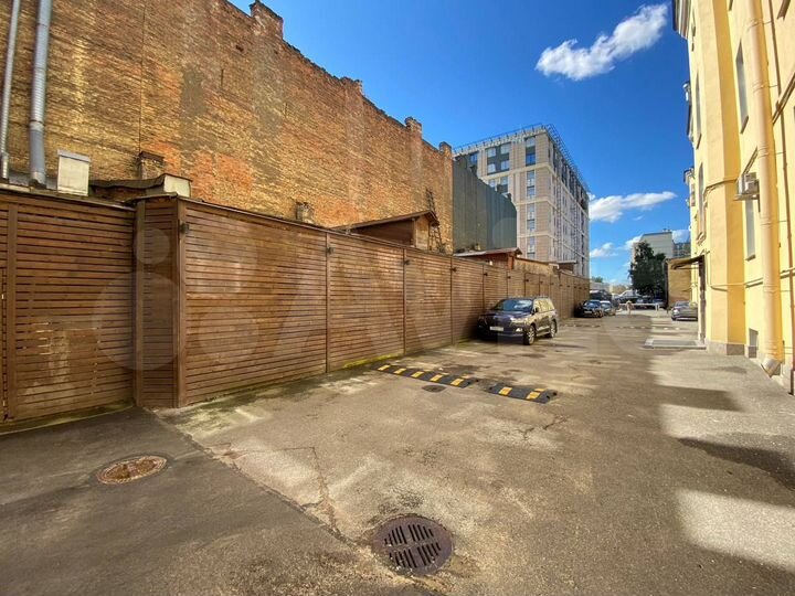 Часть здания на Синопской наб