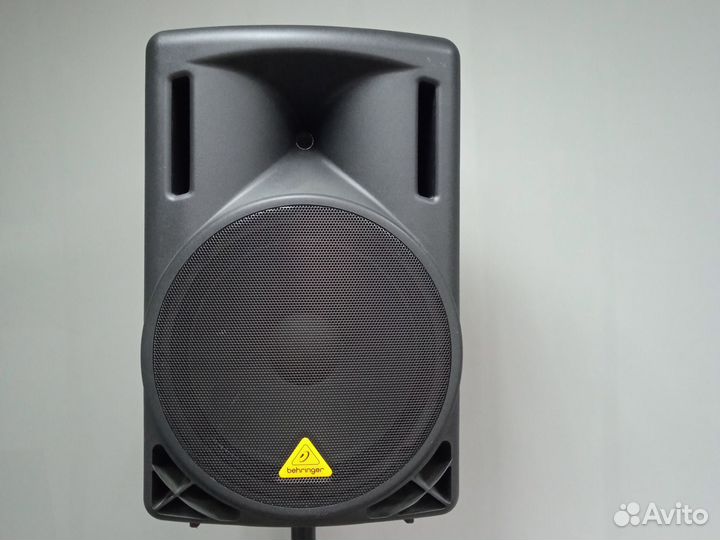 Акустическая система behringer Eurolive B215XL