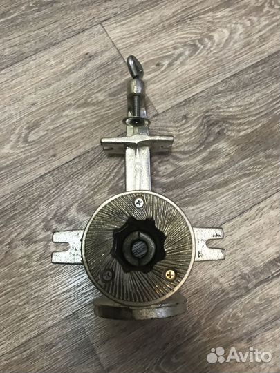 Ручная дробилка для солода