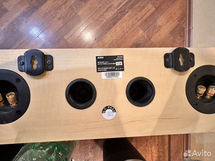 Правая и левая колонки объемноготзвучания BBK