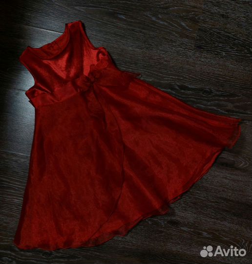 Платья и другое для девочки р. 110