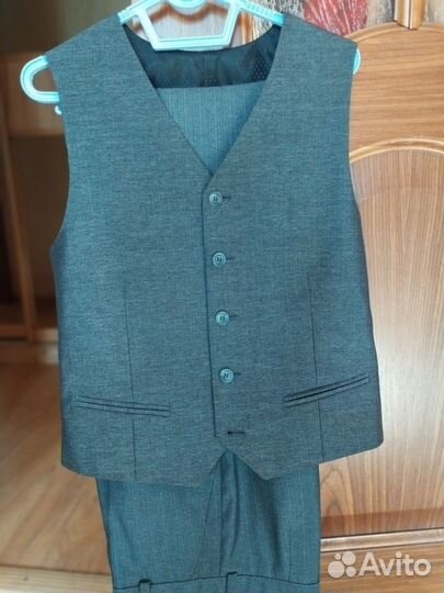 Школьная форма для мальчика серая