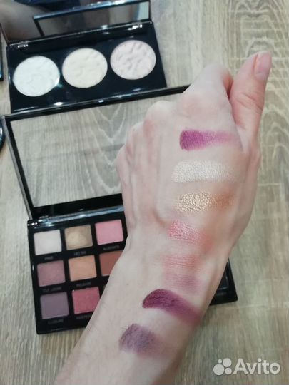 Тени, румяна, хайлайтеры