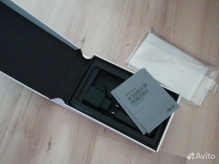 Планшет Asus Fonepad7