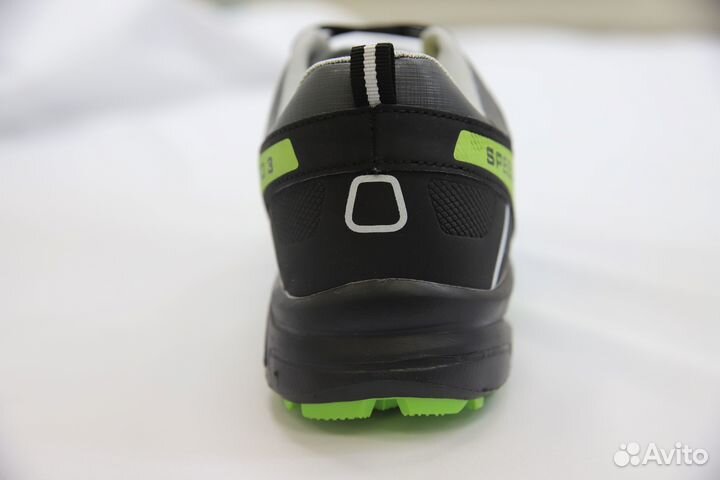 Треккинговые кроссовки