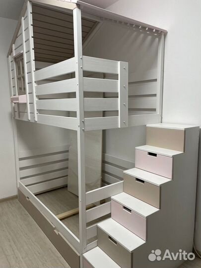 Детская кроватка- домик двухъярусная