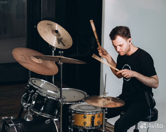 Уроки вокала, уроки игры на гитаре, барабанах, фор