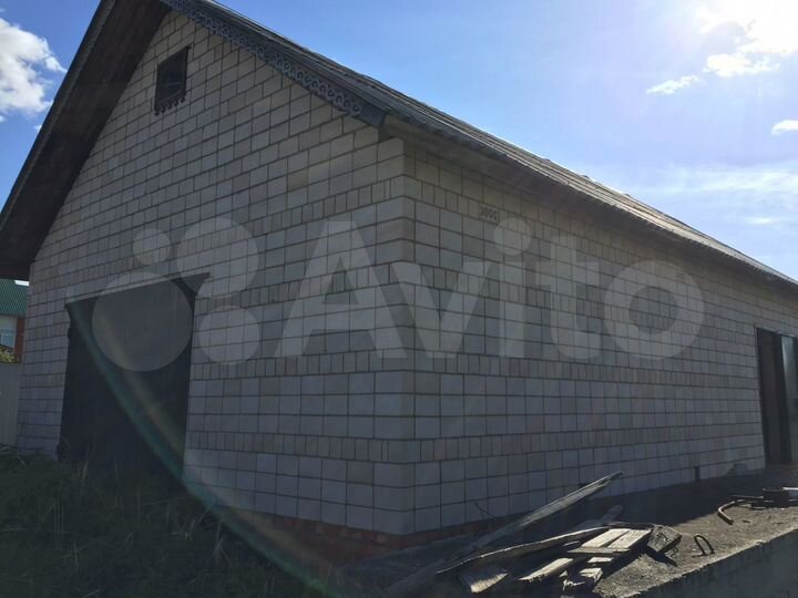 Дом 195 м² на участке 10,6 сот.