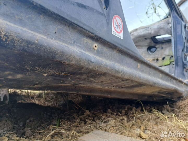 Порог со стойкой на Volkswagen Passat B5