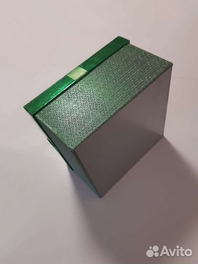 Подарочная картонная коробка (упаковка)