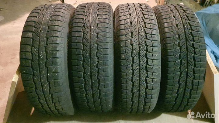 Колеса в сборе VW R15 5x100 зимние Nexen 4 шт