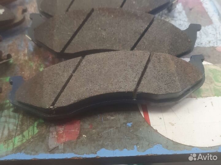 Колодки перед новые ориг Kia Carnival 99-05