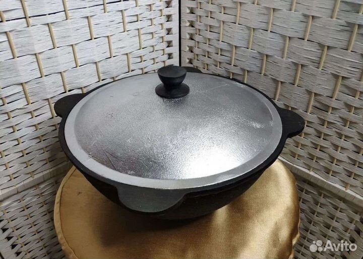 Казан чугунный новый (с печкой )