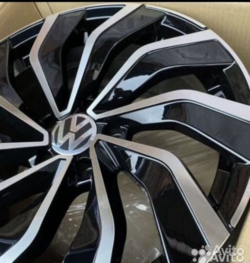 Диски Вертушки Gloss Black для VW, Skoda R18