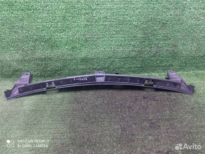 Направляющая заднего бампера центральная Opel Cor