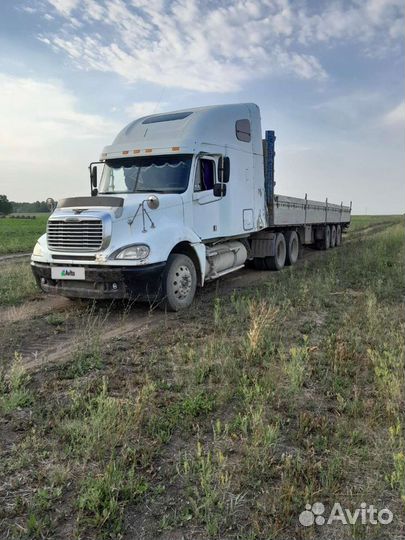 Freightliner CL120064ST с полуприцепом, 2004