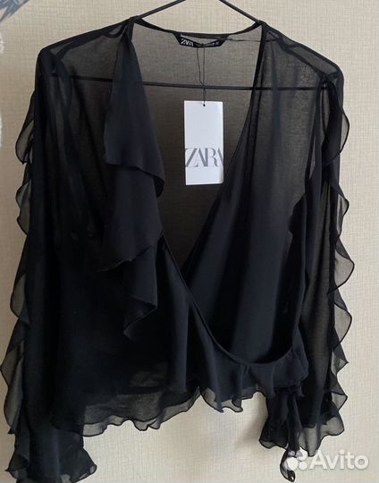 Блузка Zara С Рюшами (М)