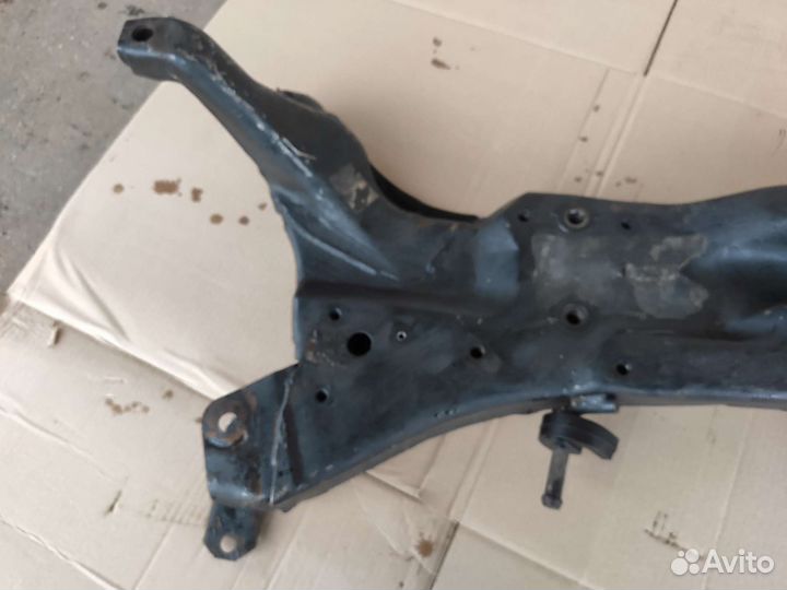 Подрамник передний на Mitsubishi Lancer 9