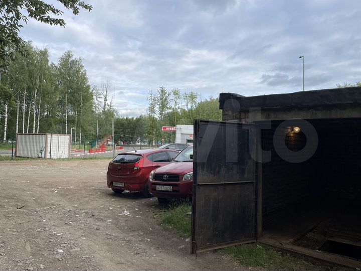 Гараж, > 30 м²