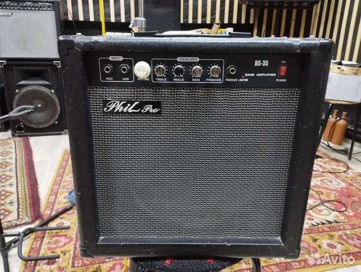 Басовый комбоусилитель 35 Вт