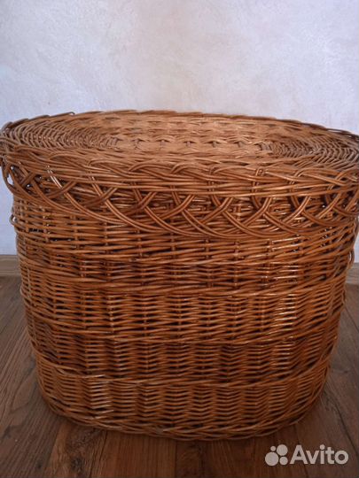 Интерьерная большая корзина с крышкой из лозы