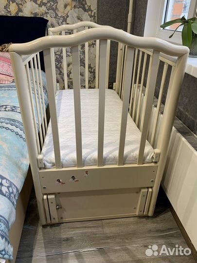 Кровать с продольным маятником