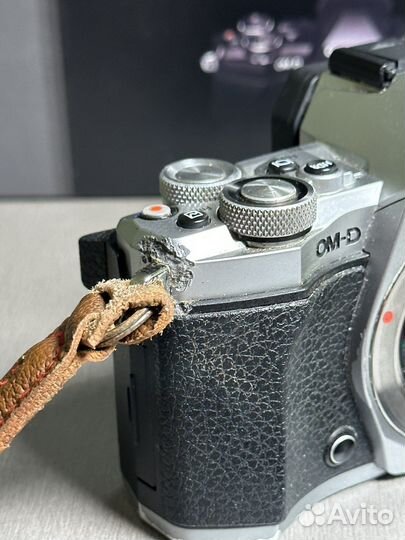 Olympus OM-D E-M5 Mark II + 1 объектив