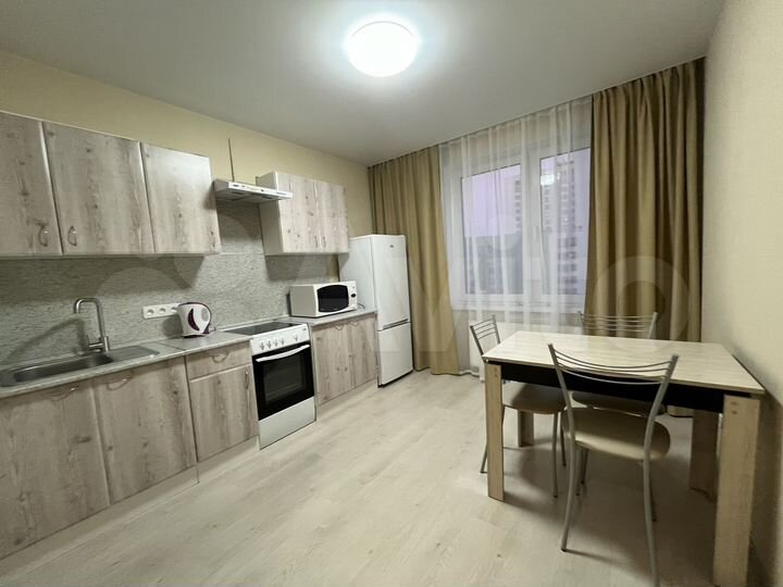 1-к. квартира, 40 м², 7/17 эт.