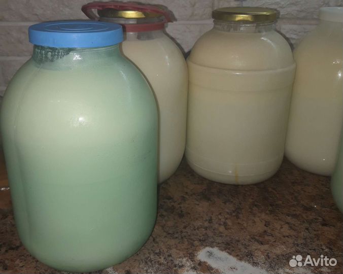 Молоко джерсейской коровки и фермерские продукты
