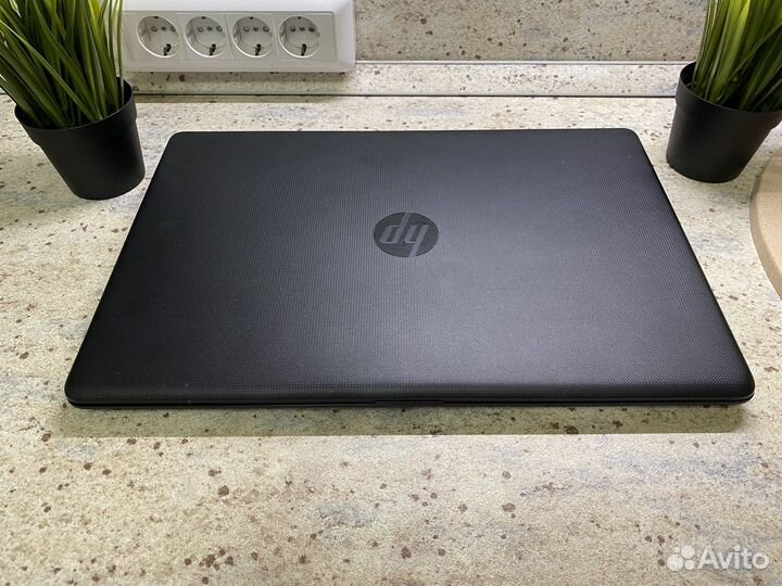 Большой ноутбук HP 2 видеокарты