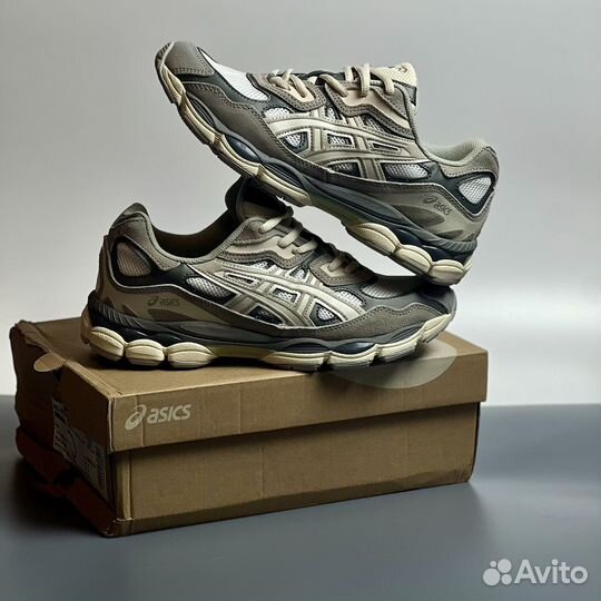 Кроссовки Asics
