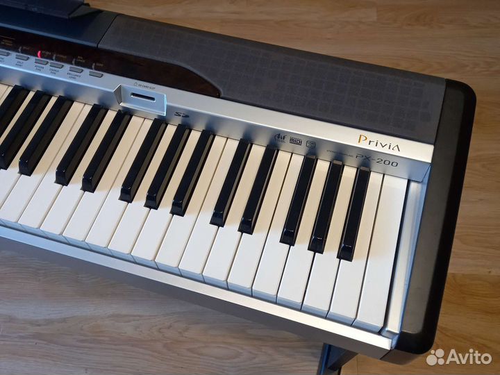 Цифровое пианино Casio Privia PX-200