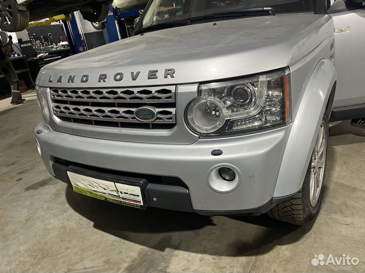 Решетка радиатора Land Rover Discovery 4 2009-2016