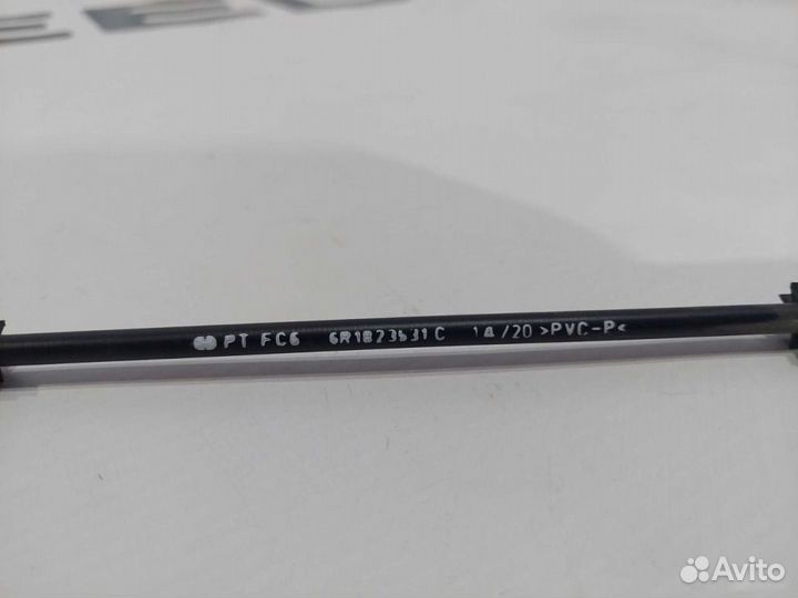 Трос замка капота короткий Volkswagen Polo