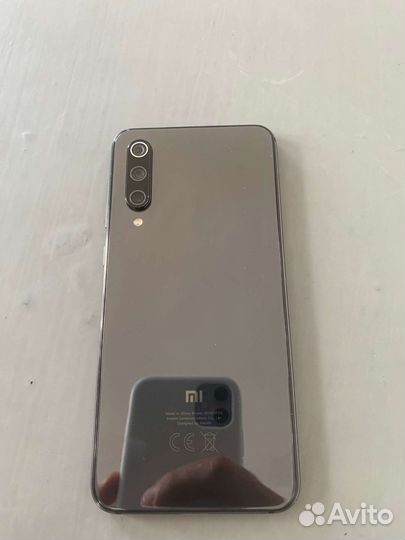 Xiaomi Mi 9 SE, 6/64 ГБ