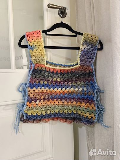 Жилетка женская вязаная