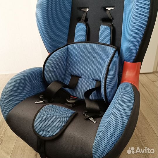 Детское автокресло для ребенка от 15 до 25 кг