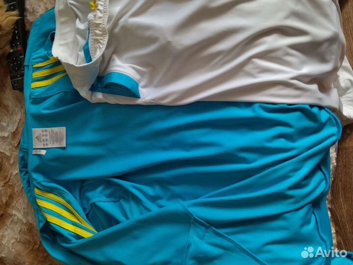 Женский спортивный костюм фирмы Адидас, оригинал